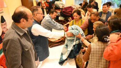 कैबिनेट मंत्री जोशी ने सेवा संकल्प अभियान के तहत मसूरी में जरूरतमंदों को वितरित किए कंबल, कहा – सेवा भारतीय संस्कृति और सामाजिक जीवन की मूल भावना कैबिनेट मंत्री जोशी ने सेवा संकल्प अभियान के तहत मसूरी में जरूरतमंदों को वितरित किए कंबल, कहा – सेवा भारतीय संस्कृति और सामाजिक जीवन की मूल भावना