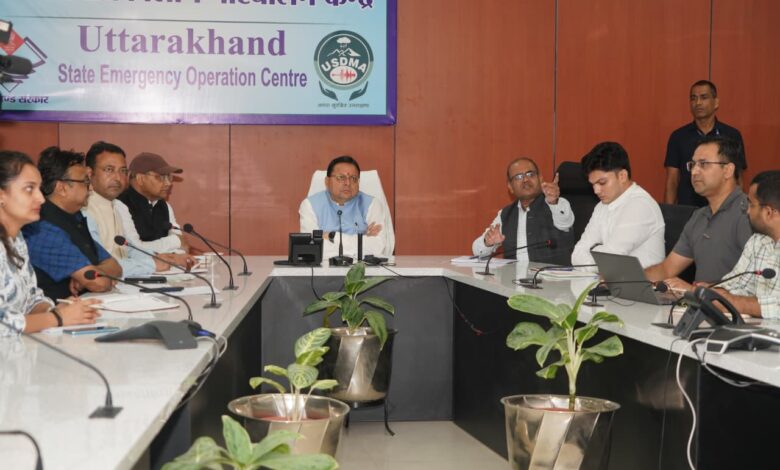 दिल्ली से लौटते ही सीधे राज्य आपातकालीन परिचालन केंद्र पहुंचे सीएम धामी,उत्तरकाशी और पिंडारी ग्लेशियर में फंसे 179 ट्रैकर्स-माउंटेनियर्स के रेस्क्यू ऑपरेशन की ली जानकारी, 40 ट्रैकर्स का सफल रेस्क्यू दिल्ली से लौटते ही सीधे राज्य आपातकालीन परिचालन केंद्र पहुंचे सीएम धामी,उत्तरकाशी और पिंडारी ग्लेशियर में फंसे 179 ट्रैकर्स-माउंटेनियर्स के रेस्क्यू ऑपरेशन की ली जानकारी, 40 ट्रैकर्स का सफल रेस्क्यू