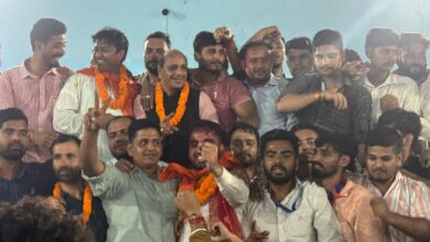 छात्र संघ चुनाव : एबीवीपी की जीत मतलब युवाओं ने लगायी धामी सरकार के युवा हित के फैसलों पर मुहर: भाजपा, उत्तराखंड के सबसे बड़े महाविद्यालय मे जीत पर प्रदेश अध्यक्ष महेंद्र भट्ट ने दी बधाई छात्र संघ चुनाव : एबीवीपी की जीत मतलब युवाओं ने लगायी धामी सरकार के युवा हित के फैसलों पर मुहर: भाजपा, उत्तराखंड के सबसे बड़े महाविद्यालय मे जीत पर प्रदेश अध्यक्ष महेंद्र भट्ट ने दी बधाई