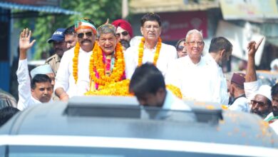 प्रदेश प्रभारी कुमारी सैलजा की नाराजगी भरी चिट्ठी बेअसर, पूर्व मुख्यमंत्री हरीश रावत ने फिर निकाली यात्रा, पार्टी के कई वरिष्ठ नेता चल रहे साथ