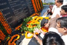 रामपुर तिराहा के अमर बलिदानियों को मुख्यमंत्री पुष्कर धामी ने दी श्रद्धांजलि- घोषणा कर कहा – राज्य आंदोलन के जिन शहीदों की प्रतिमाएं अब तक स्थापित नहीं हुईं, उनके पैतृक गांव अथवा निवास क्षेत्र में की जाएंगी स्थापित रामपुर तिराहा के अमर बलिदानियों को मुख्यमंत्री पुष्कर धामी ने दी श्रद्धांजलि- घोषणा कर कहा – राज्य आंदोलन के जिन शहीदों की प्रतिमाएं अब तक स्थापित नहीं हुईं, उनके पैतृक गांव अथवा निवास क्षेत्र में की जाएंगी स्थापित