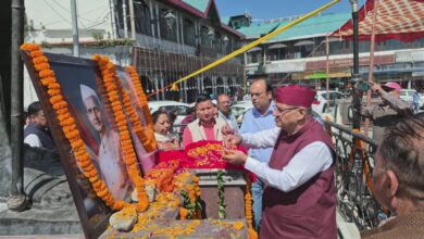 कैबिनेट मंत्री जोशी ने मसूरी गांधी चौक पर राष्ट्रपिता महात्मा गांधी एवं पूर्व प्रधानमंत्री लाल बहादुर शास्त्री को जयंती पर दी श्रद्धांजलि, राज्य आंदोलन के शहीदों के सपनों के अनुरूप उत्तराखंड के विकास के लिए निरंतर कार्य करने का संकल्प दोहराया कैबिनेट मंत्री जोशी ने मसूरी गांधी चौक पर राष्ट्रपिता महात्मा गांधी एवं पूर्व प्रधानमंत्री लाल बहादुर शास्त्री को जयंती पर दी श्रद्धांजलि, राज्य आंदोलन के शहीदों के सपनों के अनुरूप उत्तराखंड के विकास के लिए निरंतर कार्य करने का संकल्प दोहराया