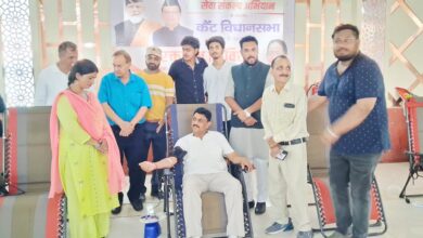 सेवा संकल्प अभियान के तहत कैंट विधानसभा में रक्तदान शिविर का आयोजन- वरिष्ठ भाजपा नेता जोगेंद्र पुंडीर ब्लड डोनेट कर बोले – रक्तदान है सबसे बडा महादान