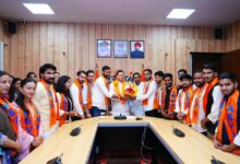 सीएम धामी से एबीवीपी के नवनिर्वाचित पदाधिकारियों ने की मुलाकात, मुख्यमंत्री ने छात्रसंघ चुनाव में जीत पर दी बधाई एवं शुभकामनाएं सीएम धामी से एबीवीपी के नवनिर्वाचित पदाधिकारियों ने की मुलाकात, मुख्यमंत्री ने छात्रसंघ चुनाव में जीत पर दी बधाई एवं शुभकामनाएं