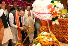 प्रधानमंत्री मोदी के सार्वजनिक जीवन और राष्ट सेवा के  25 वर्ष पूर्ण होने पर सीएम धामी ने उत्तरकाशी के काशी विश्वनाथ मंदिर में की विशेष पूजा