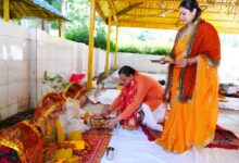 मुख्यमंत्री धामी ने शारदीय नवरात्रि की महानवमी पर किया हवन- पूजन,नौ कन्याओं के पूजन कर लिया आशीर्वाद