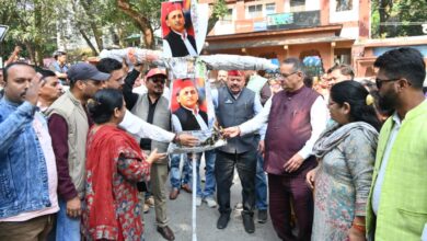 समाजवादी पार्टी के राष्ट्रीय अध्यक्ष की टिप्पणी के विरोध में कैबिनेट मंत्री जोशी के नेतृत्व में सैकड़ों भाजपा कार्यकर्ताओं ने फूंका पुतला , कहा –  उत्तराखंड की जनता अखिलेश यादव को  नहीं करेगी माफ 